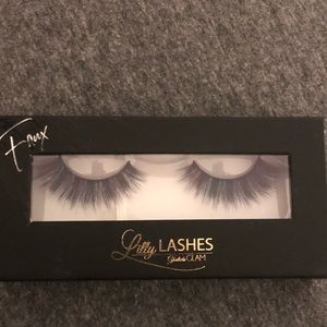 Lilly lashes Chrysan